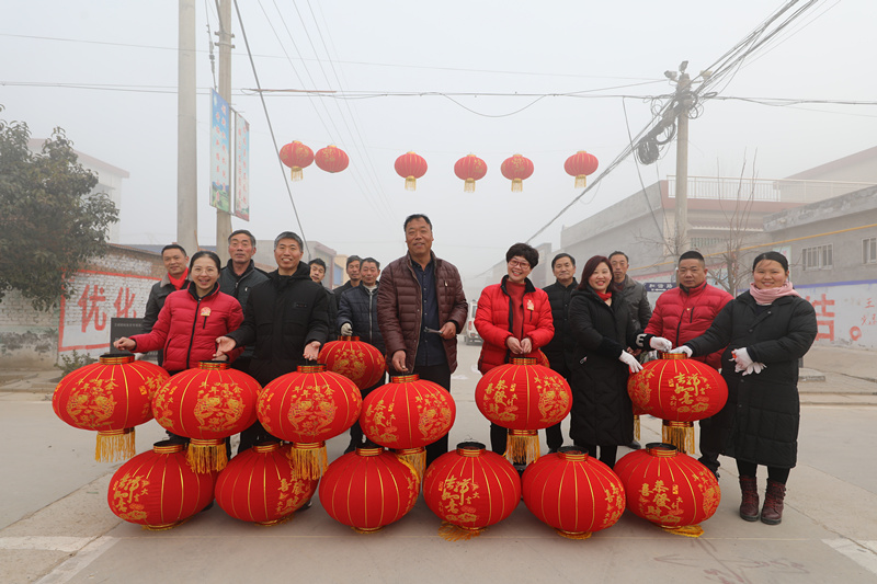 2020年大紅燈籠點(diǎn)亮任莊村